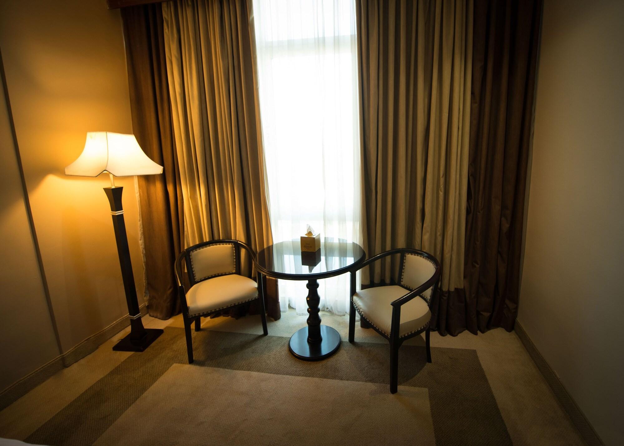Century Park Hotel Аман Екстериор снимка