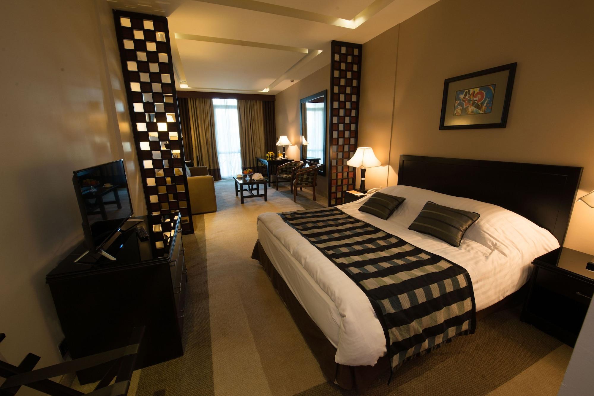 Century Park Hotel Аман Екстериор снимка