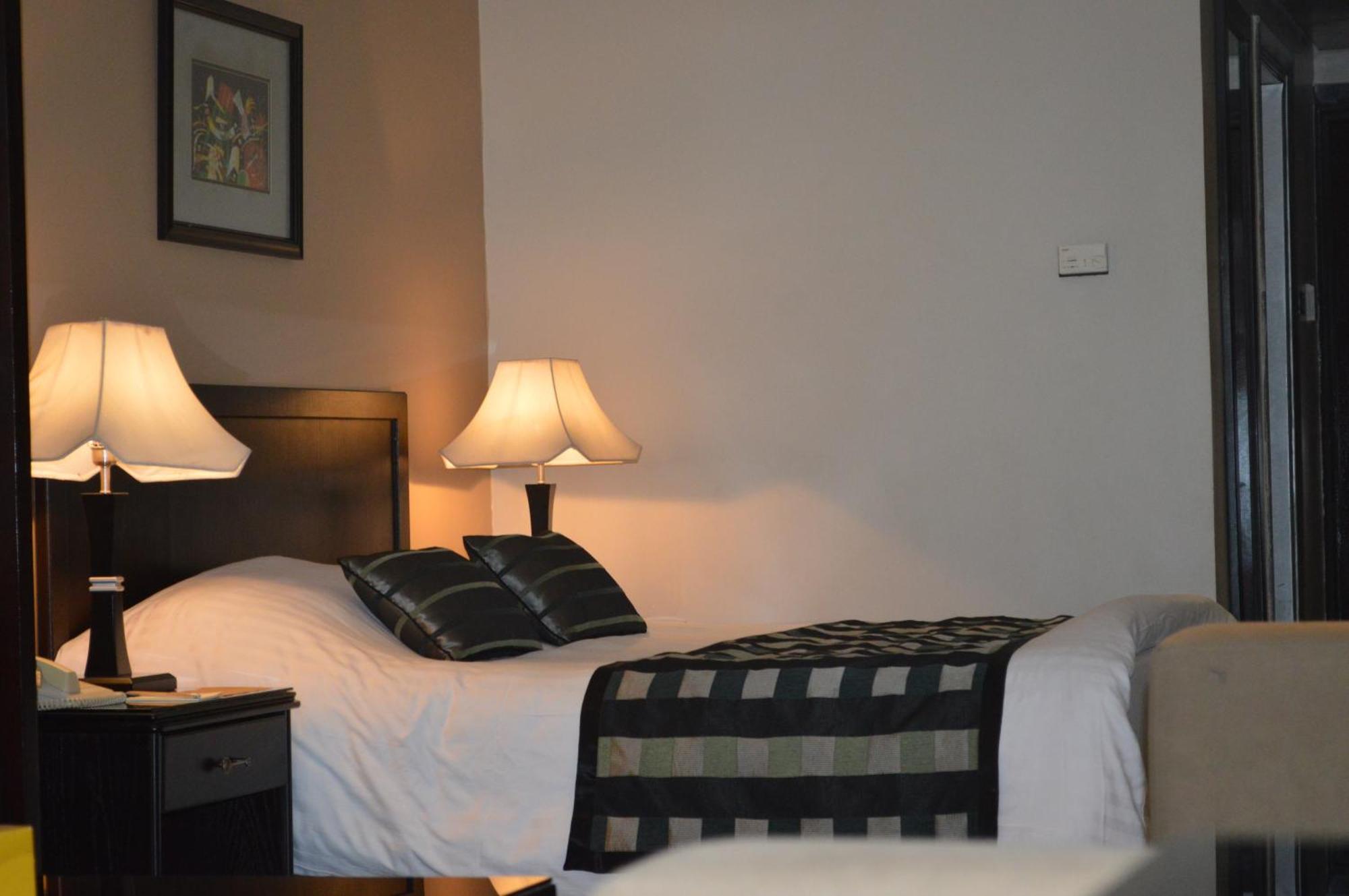Century Park Hotel Аман Екстериор снимка