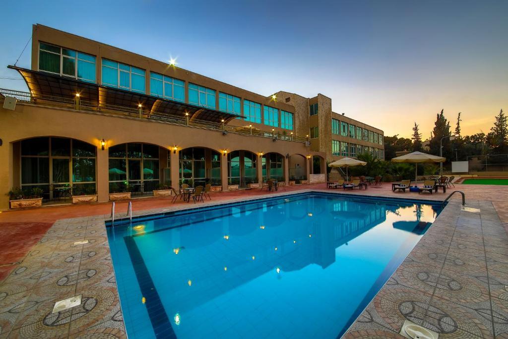 Century Park Hotel Аман Екстериор снимка