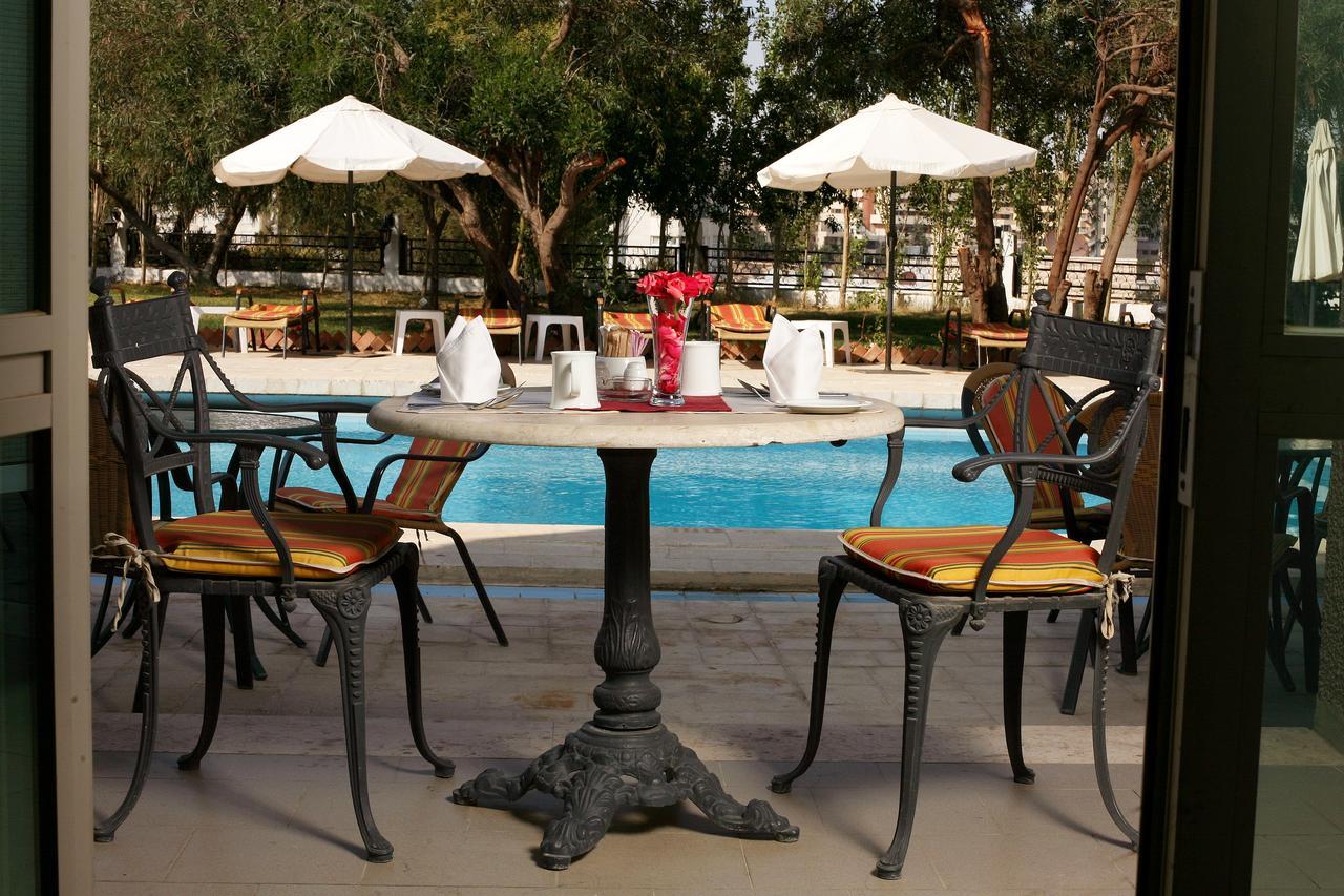 Century Park Hotel Аман Екстериор снимка