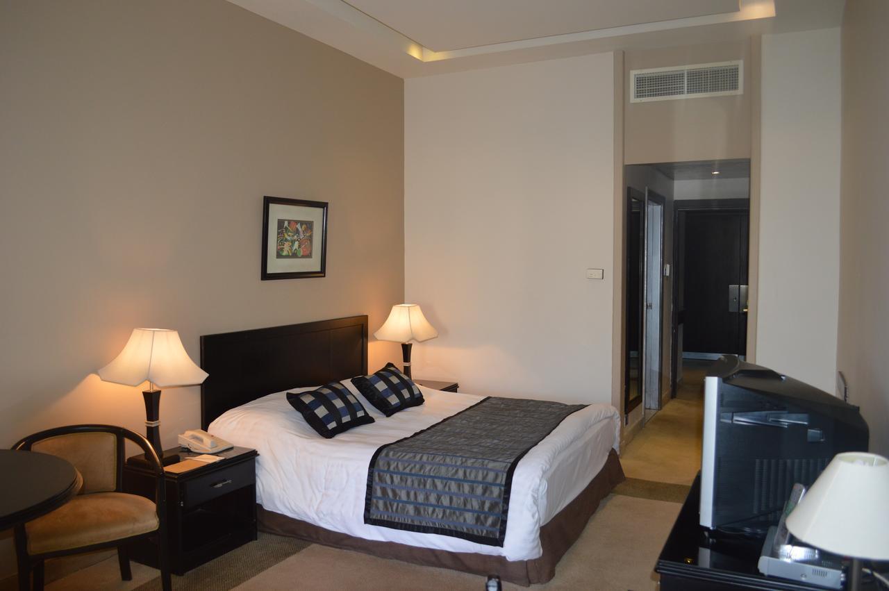 Century Park Hotel Аман Стая снимка
