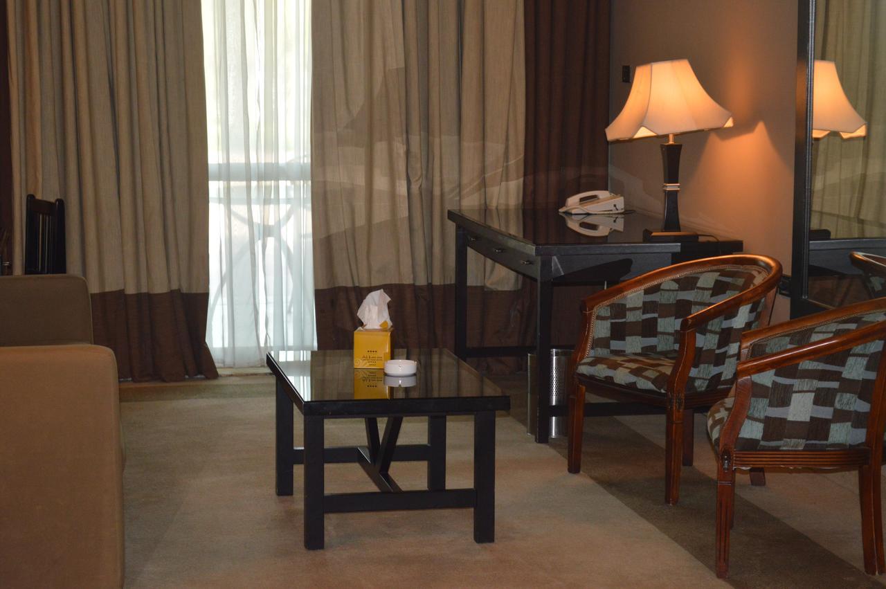 Century Park Hotel Аман Екстериор снимка