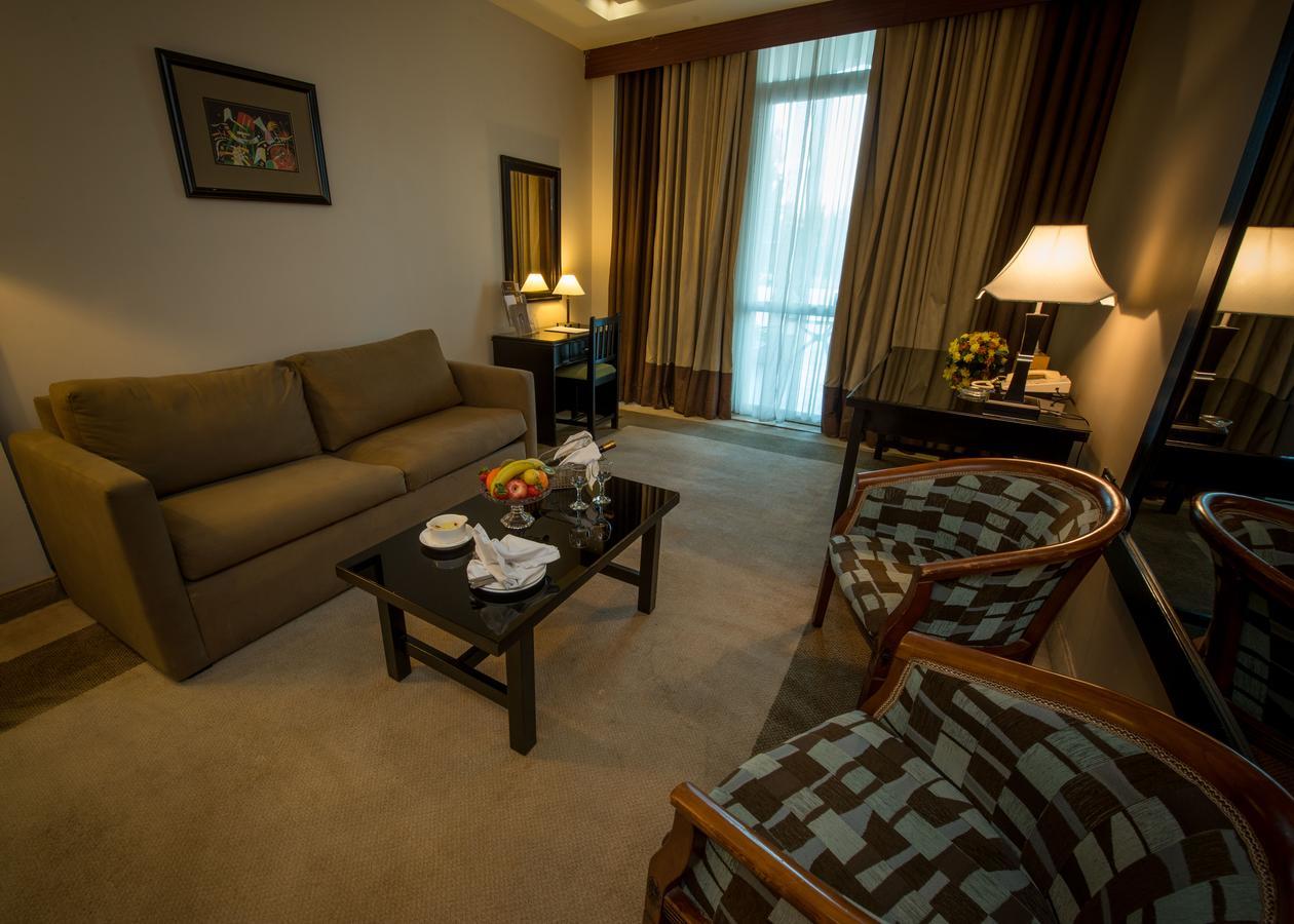 Century Park Hotel Аман Екстериор снимка