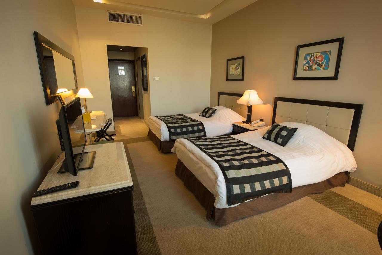 Century Park Hotel Аман Екстериор снимка