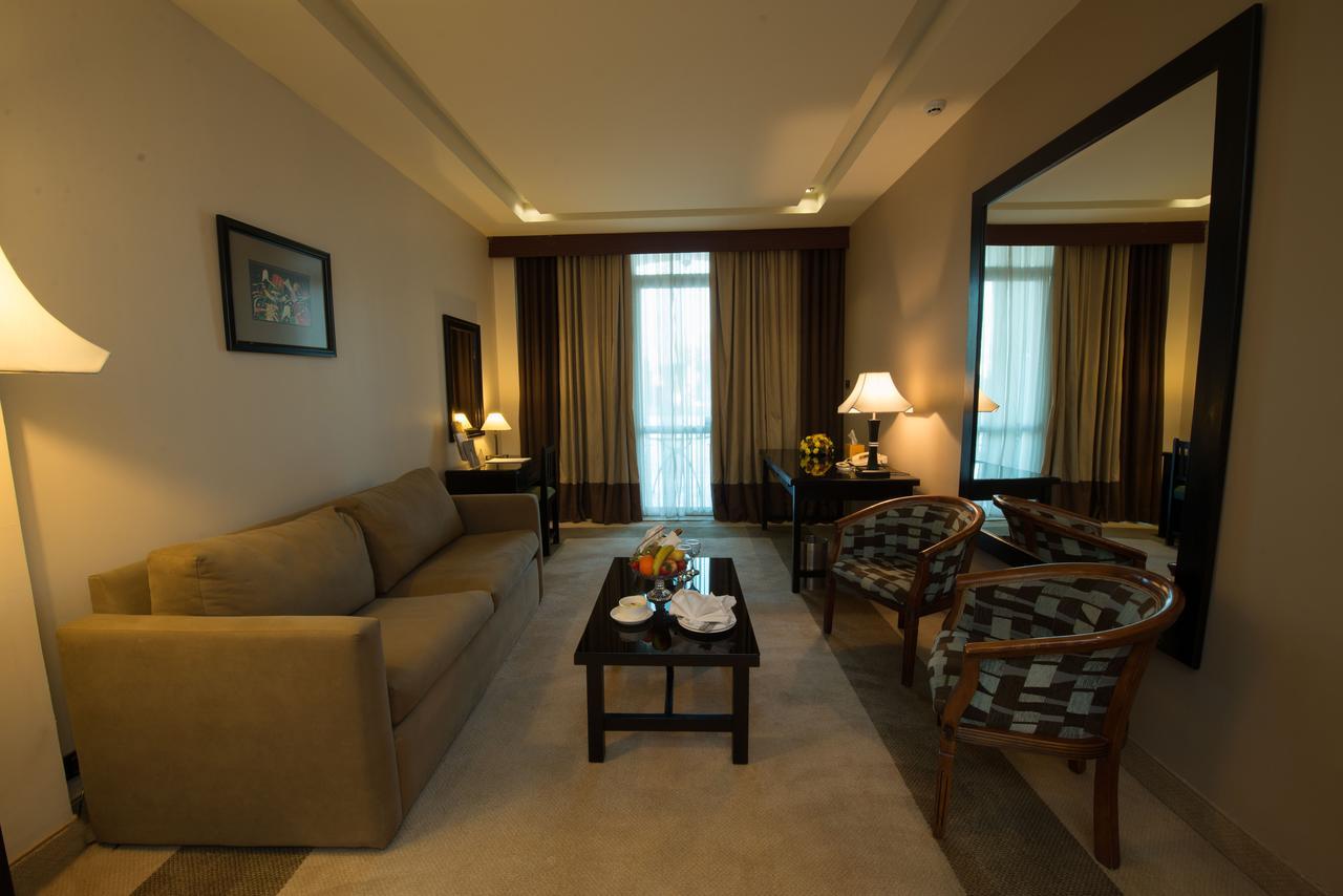 Century Park Hotel Аман Екстериор снимка
