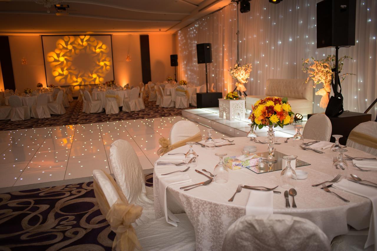 Century Park Hotel Аман Екстериор снимка