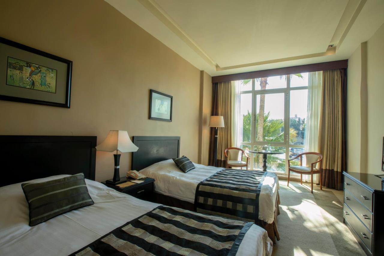 Century Park Hotel Аман Екстериор снимка