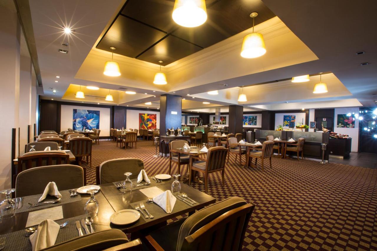 Century Park Hotel Аман Екстериор снимка